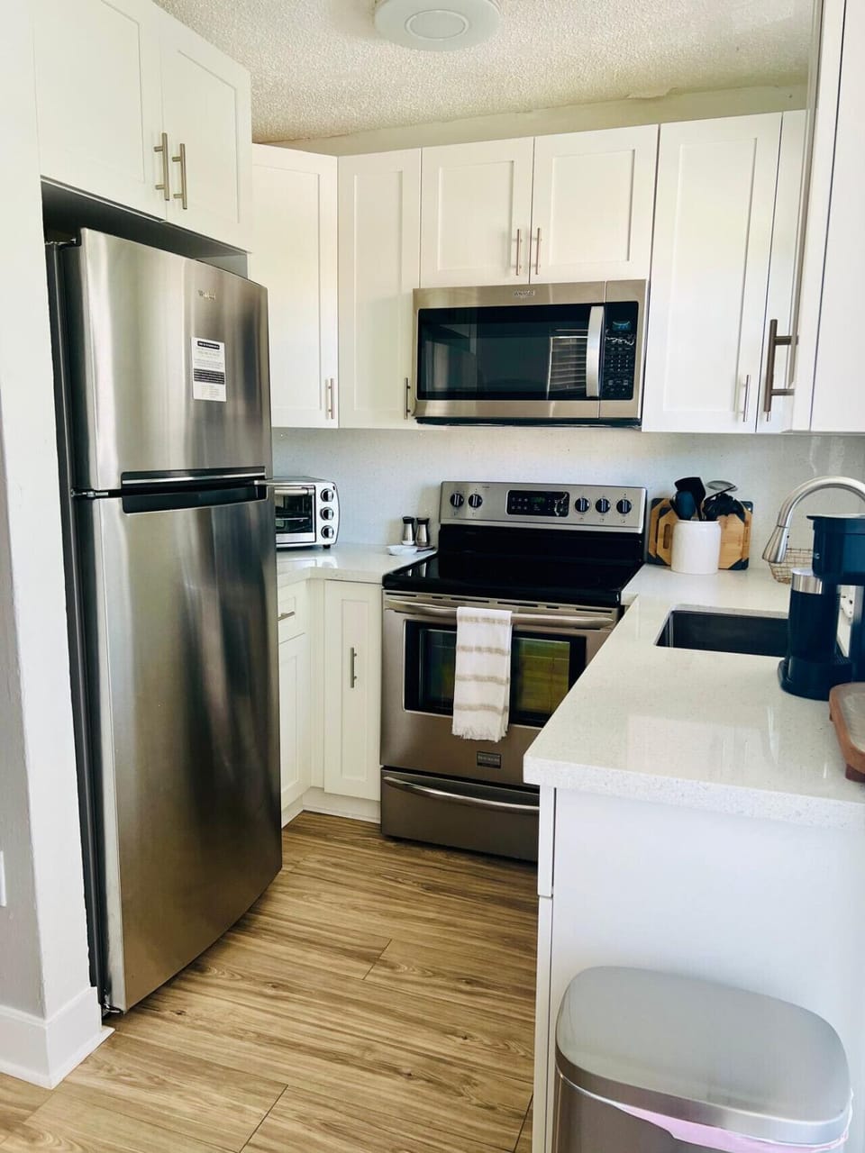 Cook, reheat, or sip espresso—this kitchen’s got you covered.