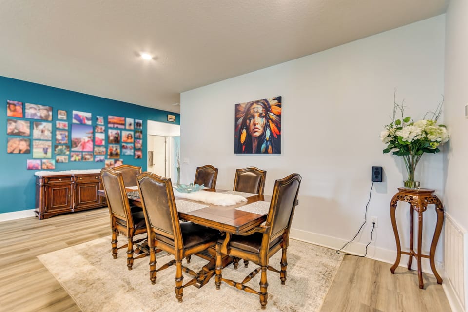 Dining Table | Dishware & Flatware