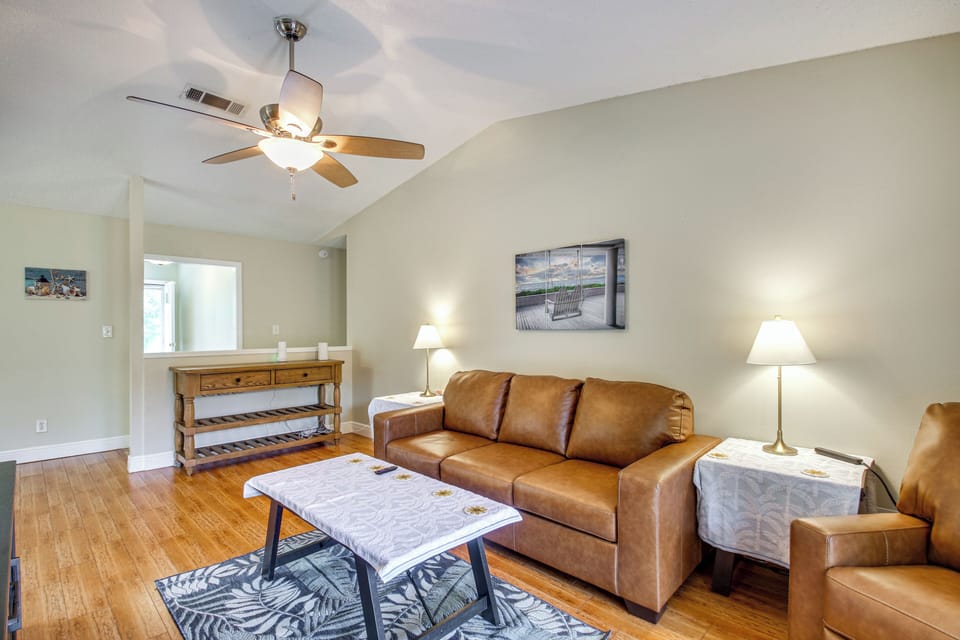 Pensacola Vacation Rental | 3BR | 2BA | 1,700 Sq Ft | 2 Steps to Enter