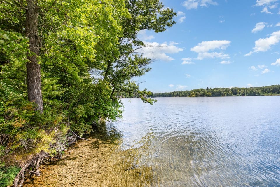 Sandy Bottom - enjoy one side of the dock to tie off your toys.