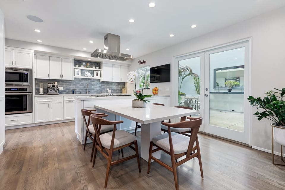 Modern Kitchen with everything you need to make the perfect meal