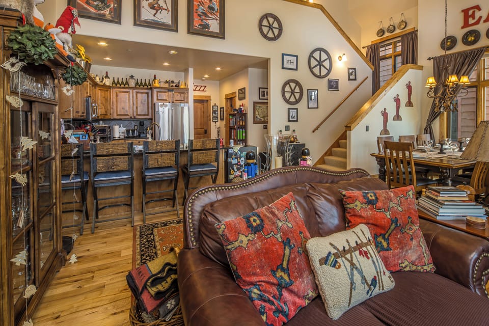 Feel at home in this cozy Chalet | Upper level