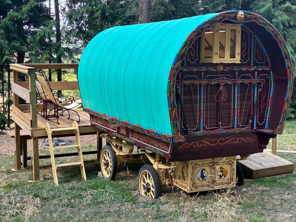 Outside the Gypsy-Vardo