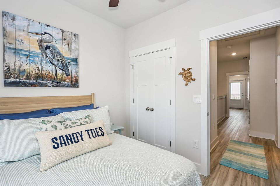 Comfortable upstairs full bedroom