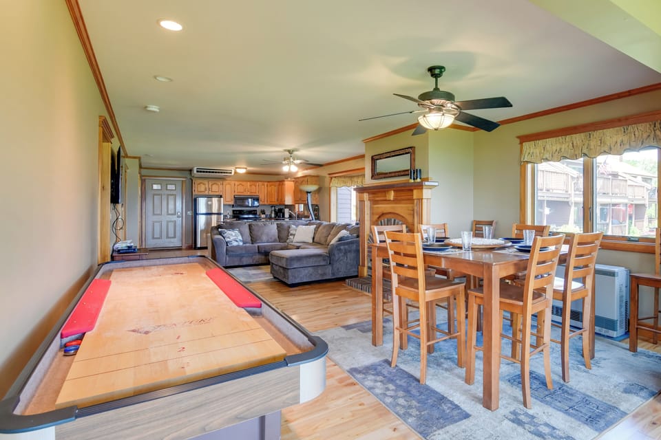 Shuffleboard | Dining Area
