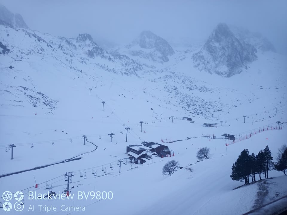 Snow and ski sports