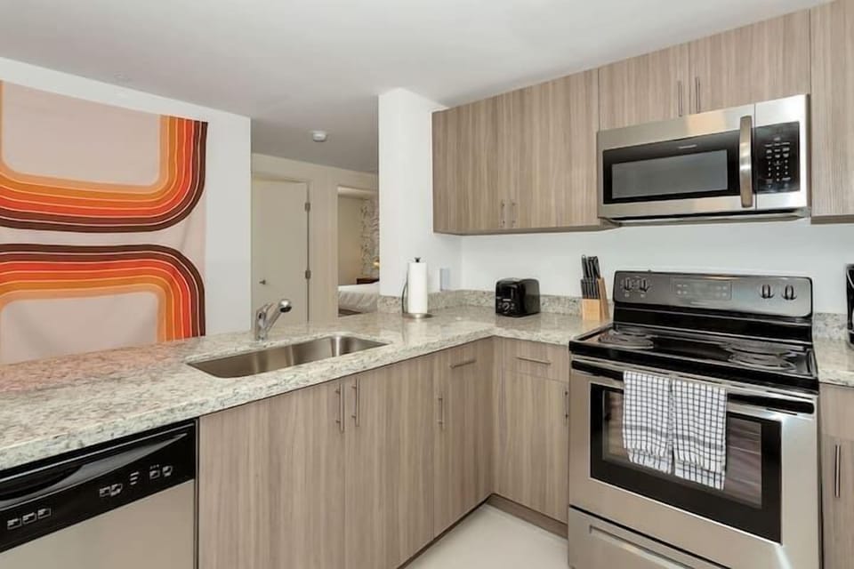 Fully-equipped kitchen