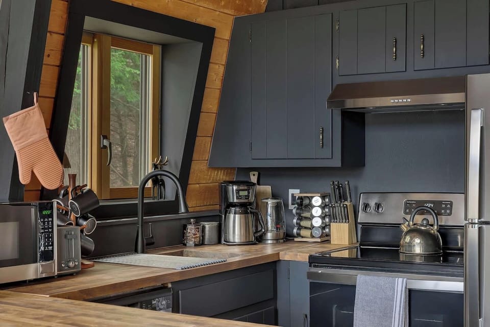  Sleek design meets functionality for your culinary adventures!