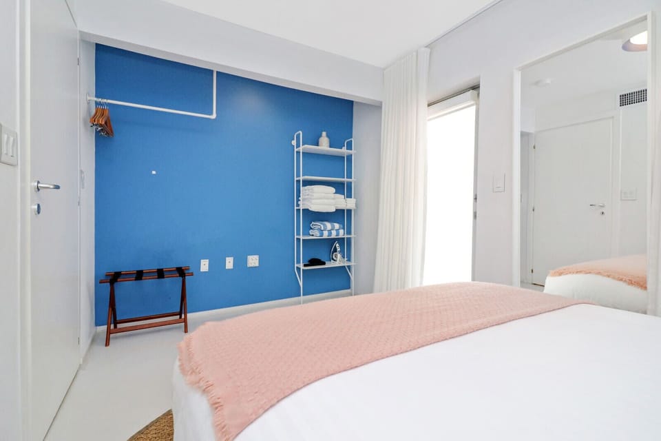 Bedroom (Queen)