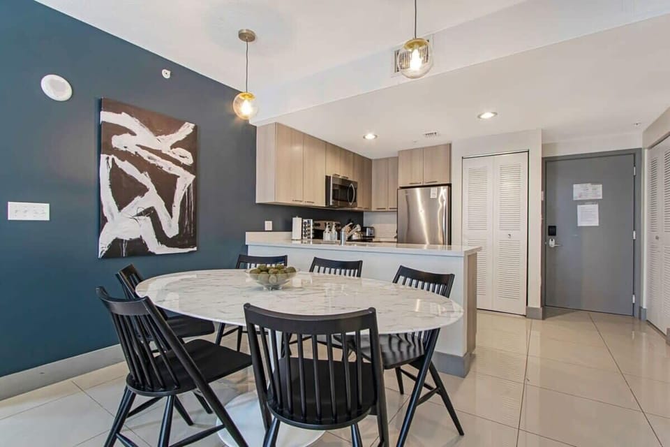 Dining area has seating for 6