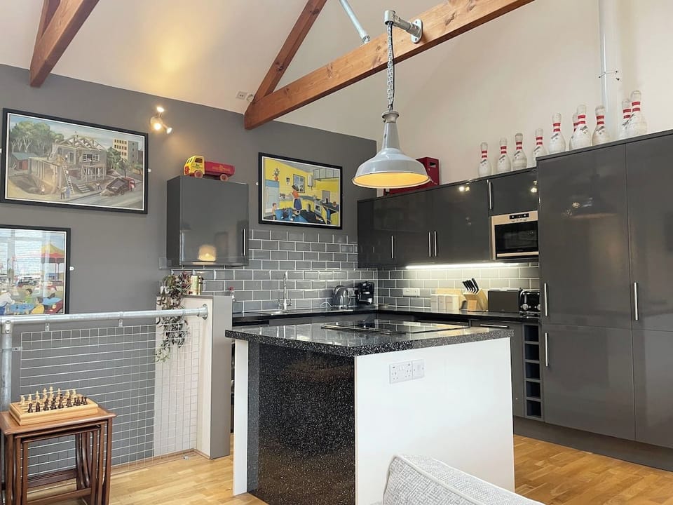 Kitchen with Island 
