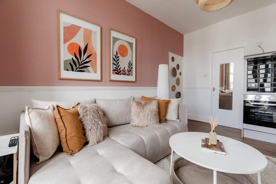 Living Room / Lounge