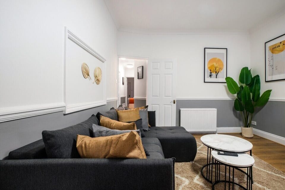 Living Room / Lounge