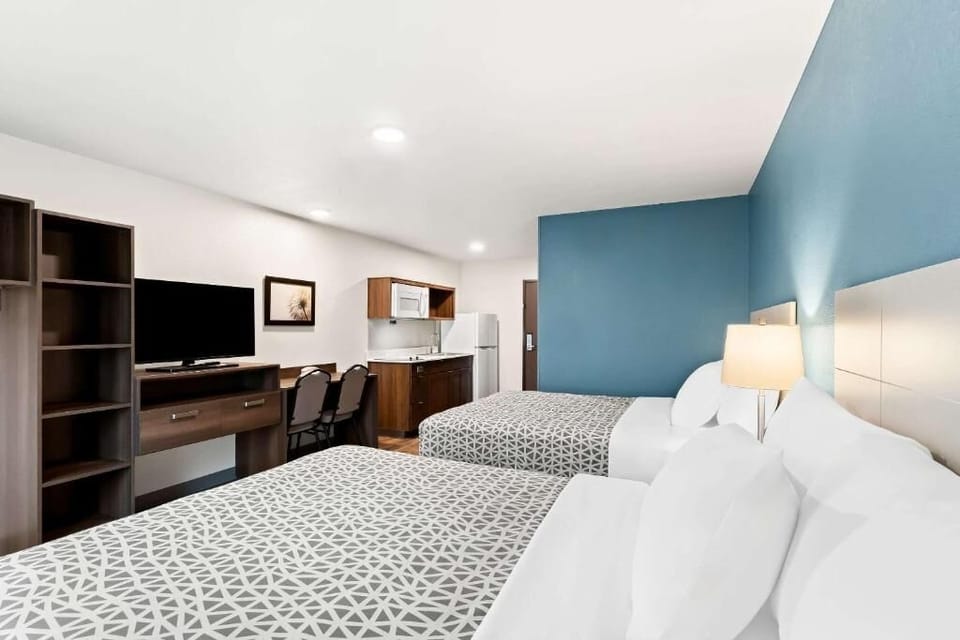 Unit with 2 Queen beds