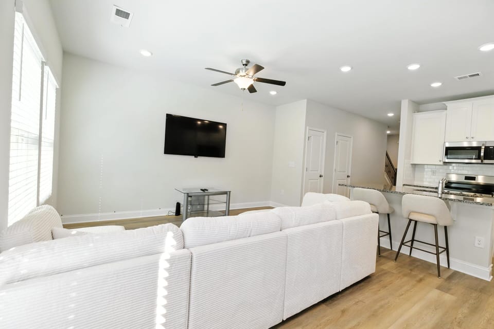 Indoors, Furniture, Living Room, Screen, Appliance