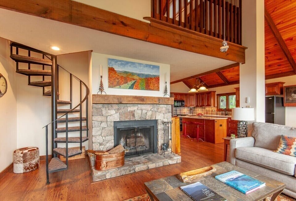 Living Room / Lounge