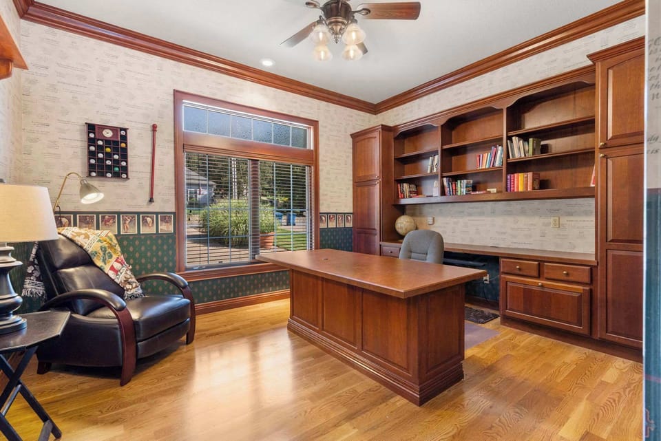 Office space for guests needing to work while at the home