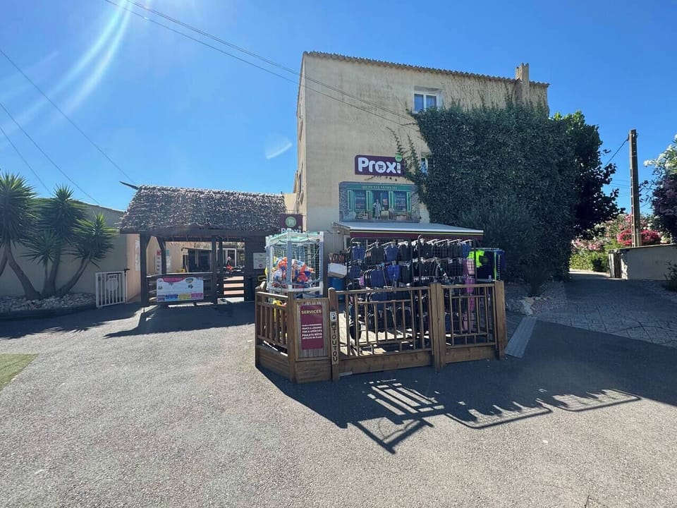 Proxi - Minimarket at the entrance to Club Fun, roast chicken in season