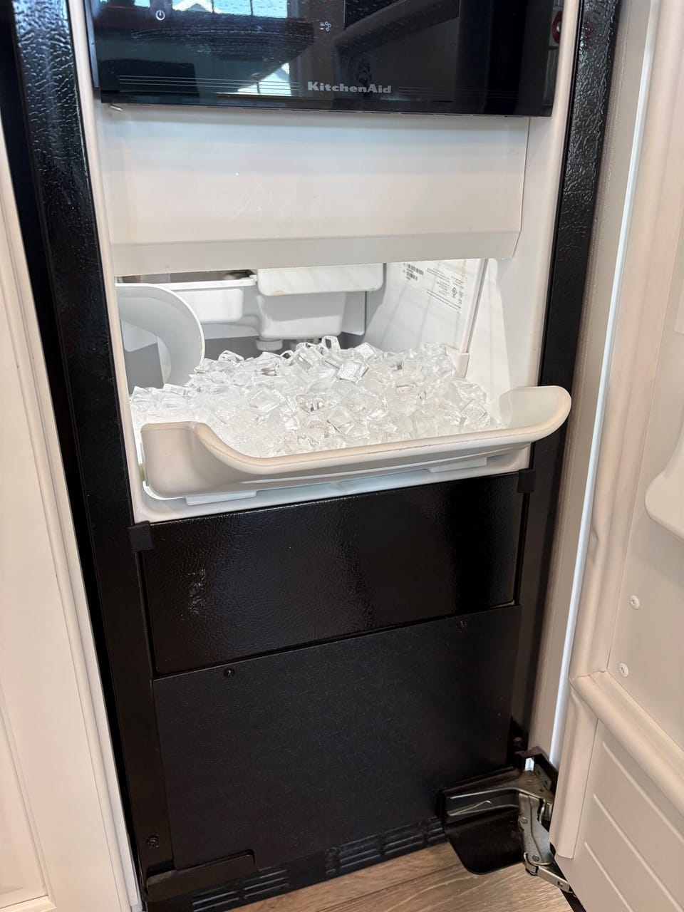 Enjoy a dedicated ice maker connected to our reverse osmosis system for crystal clear ice!