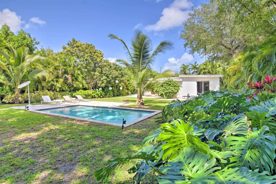 Biscayne Park Vacation Rental | 1,850 Sq Ft | 3BR | 2BA | 2 Steps Required