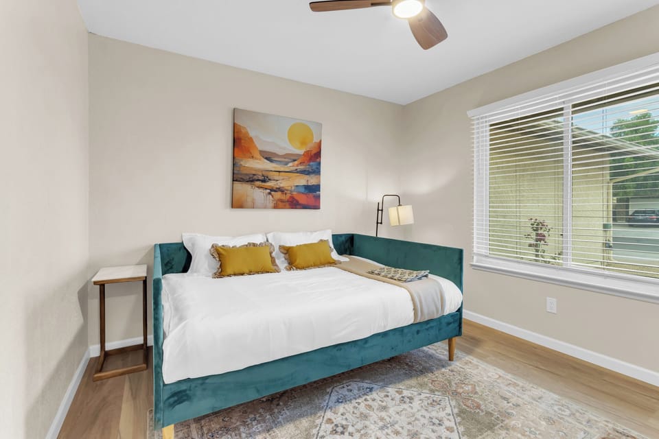 Cute Daybed with double mattress in Bedroom #5