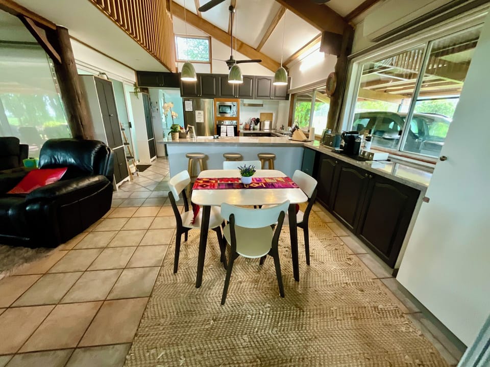 Kitchen/informal dining