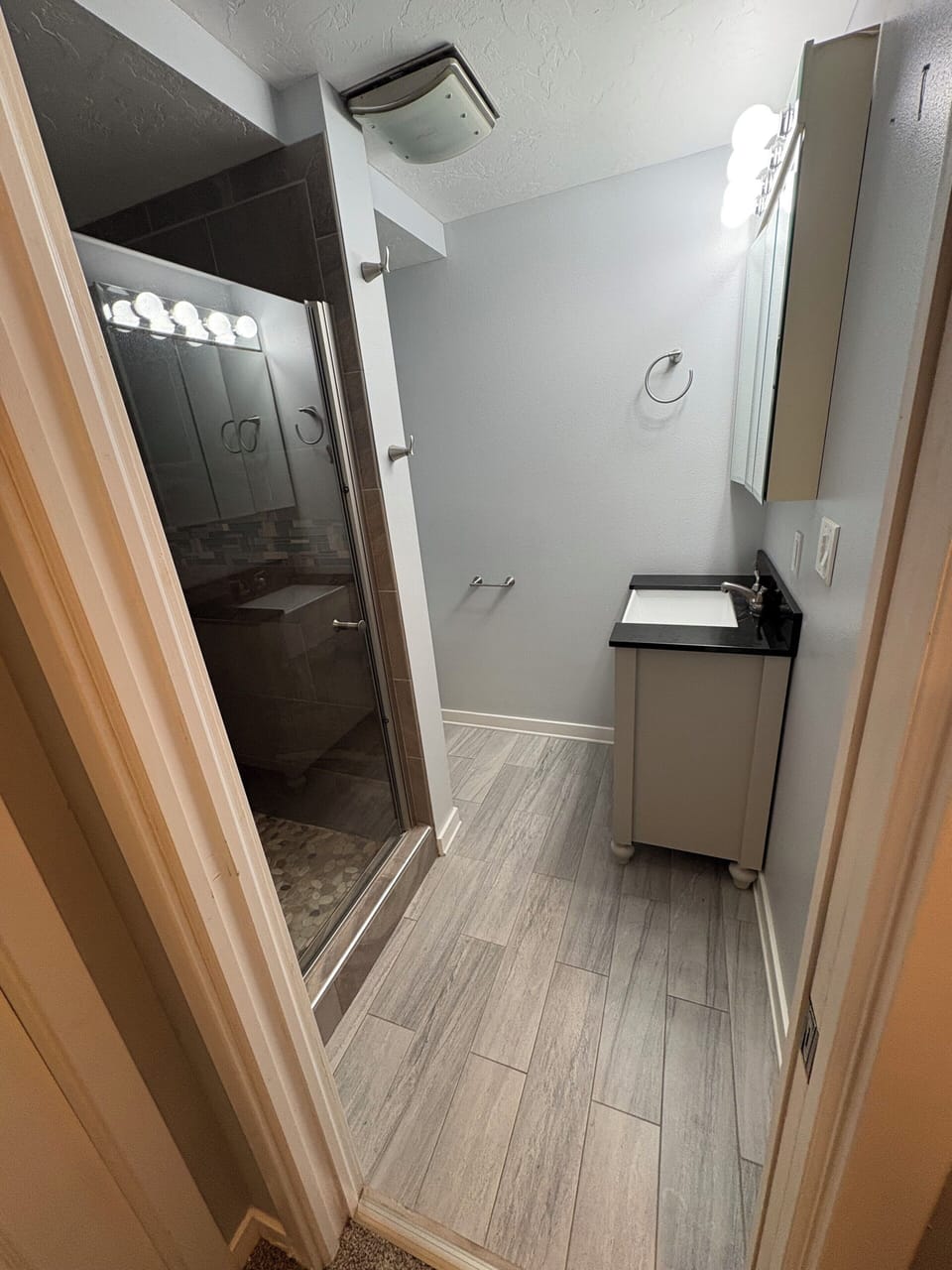 2nd Bathroom