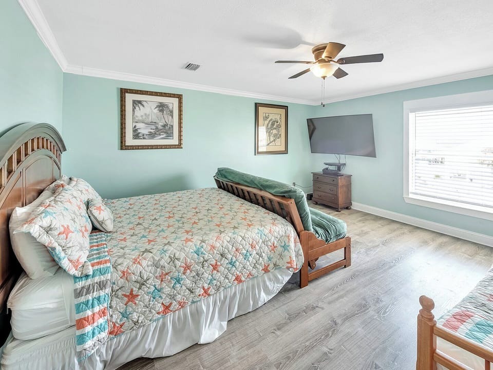 2nd guest room- KING , TWIN & TRUNDLE