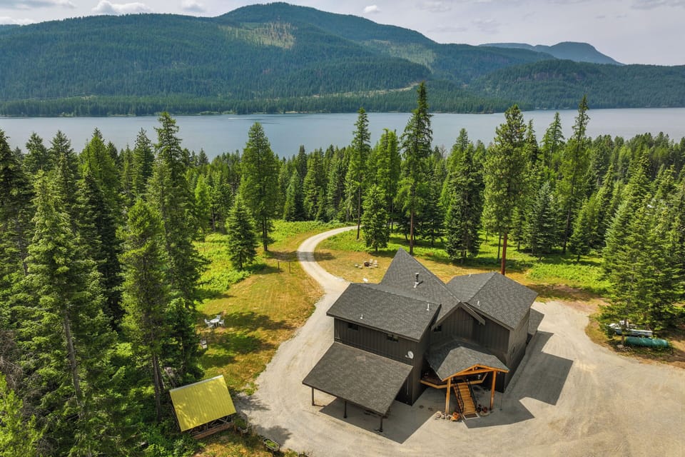 Trout Creek Vacation Rental | 7BR | 4BA | Stairs Required | 6,500 Sq Ft