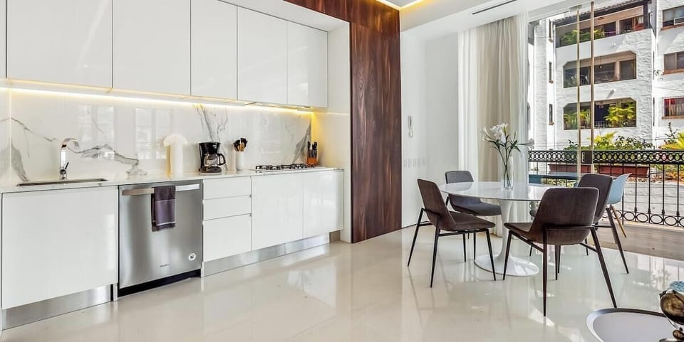 12.Dining table