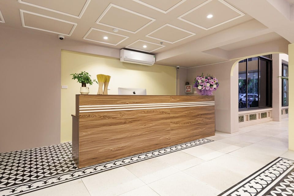 Entrance / Reception