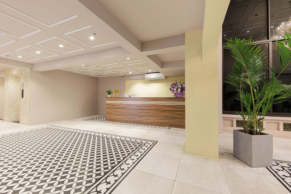 Entrance / Reception