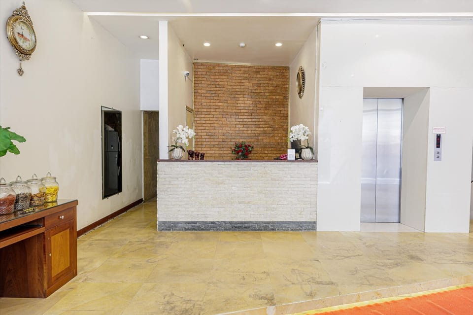 Entrance / Reception