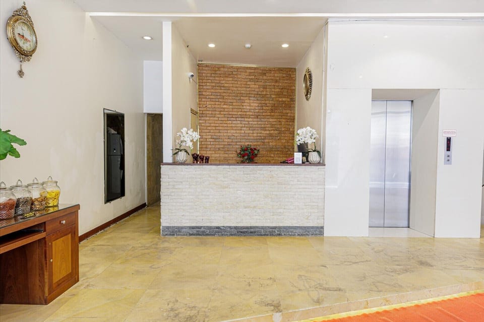 Entrance / Reception