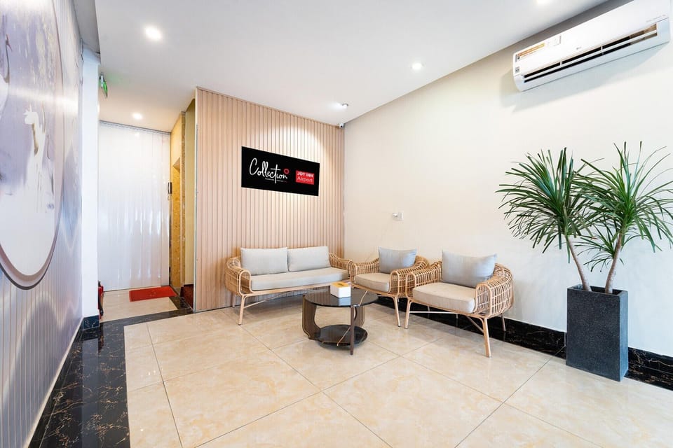 Entrance / Reception