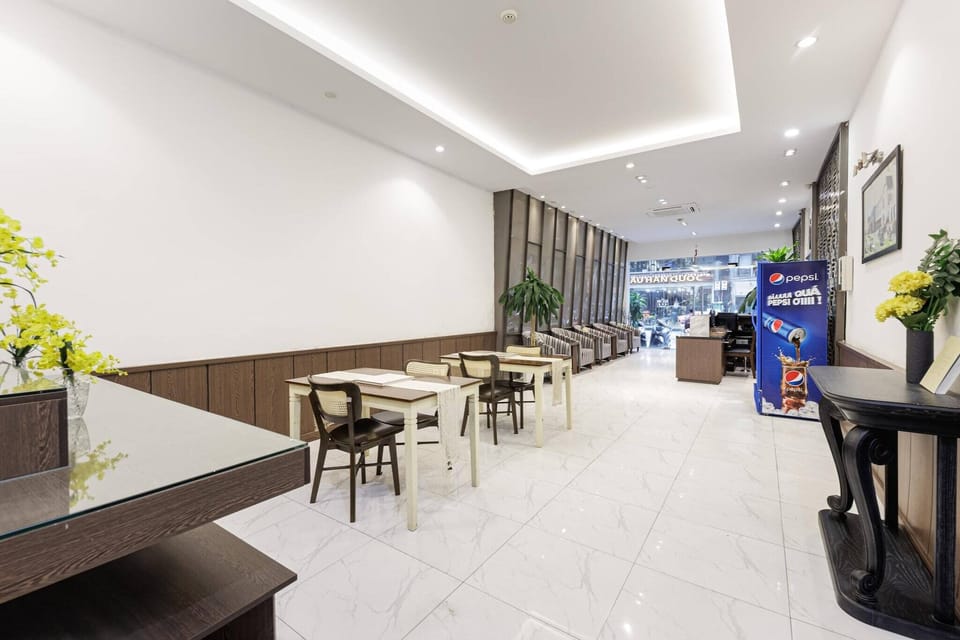 Entrance / Reception