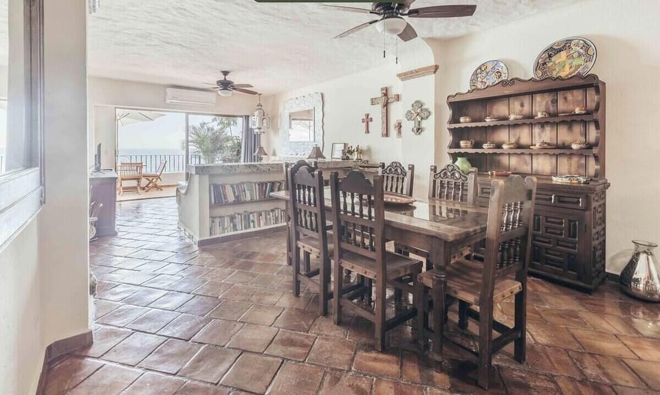 15.Dining table