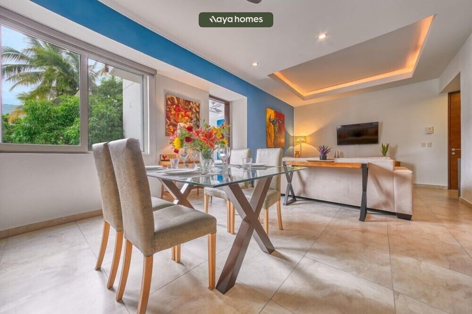 13.Dining table