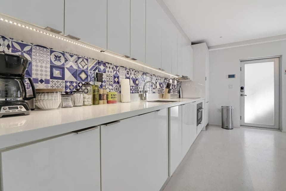 Fully-equipped kitchen