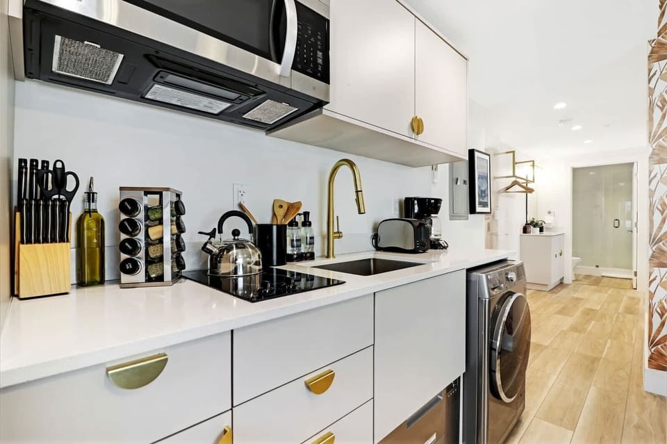 Fully-equipped kitchen