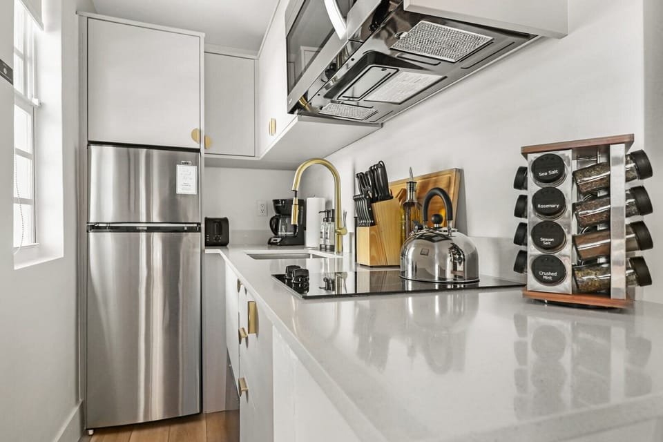 Fully-equipped kitchen