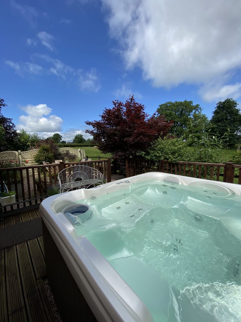 Outdoor spa tub