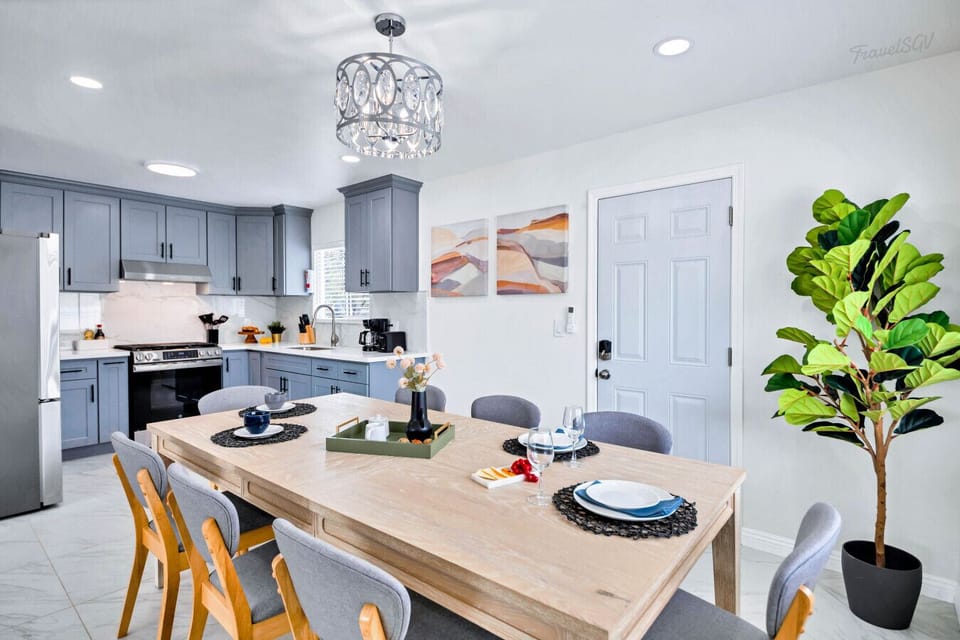 This dining space made breakfast and coffee feel extra special. #travelSGV