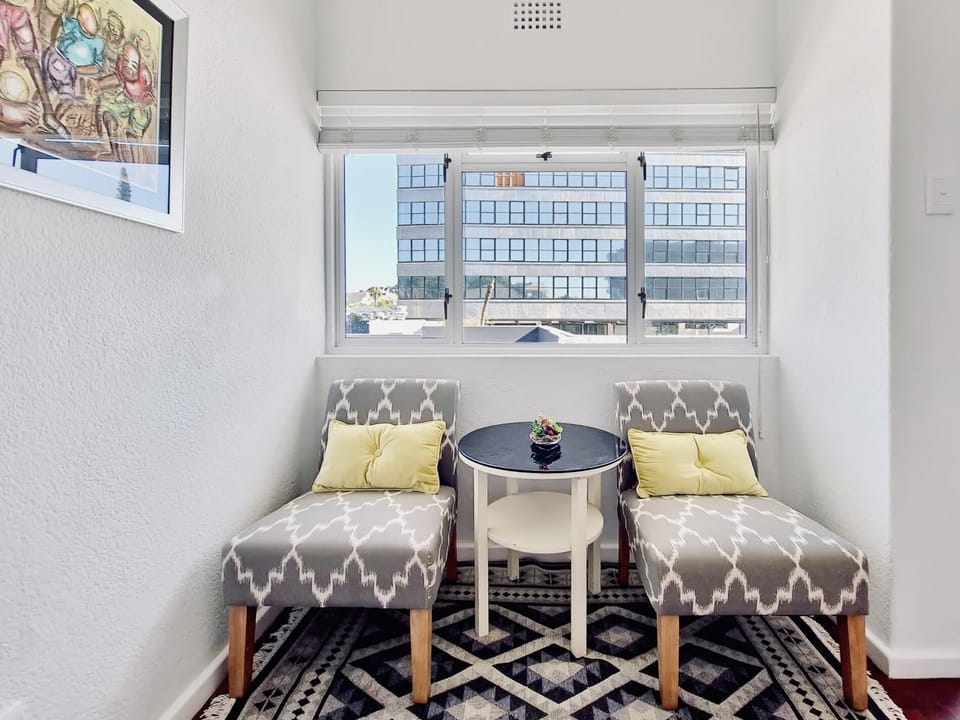 Studio Apartment in Three Anchor Bay (36760)