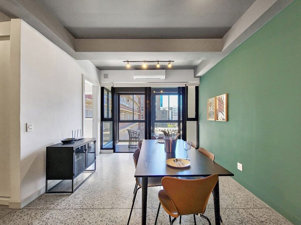 Sophisticated Studio Apartment in Heart of CBD (4659)