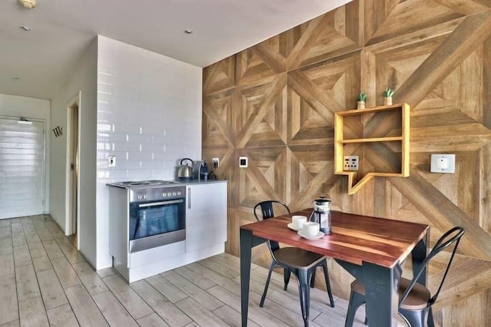 Stylish apartment with Atlantic Ocean views! (7206)