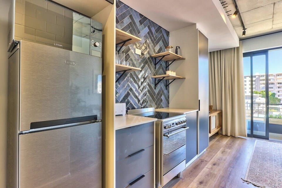 Fully fitted kitchen with all essentials