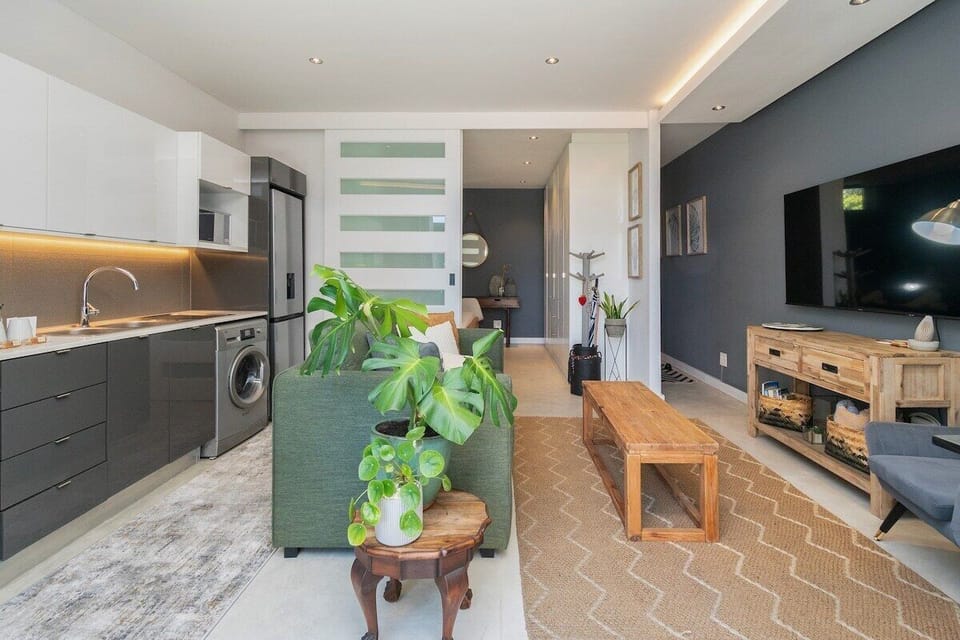 Stylish Green Point Apartment (11939)
