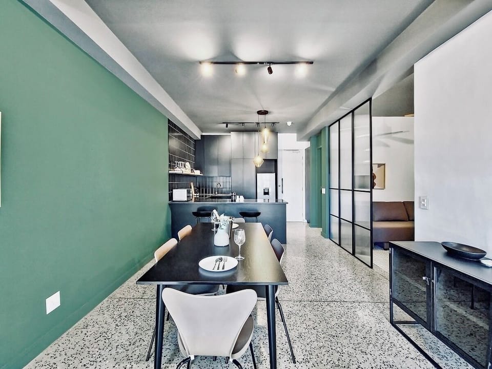 CBD Comfort • Spacious Apartment with City Views (28020)