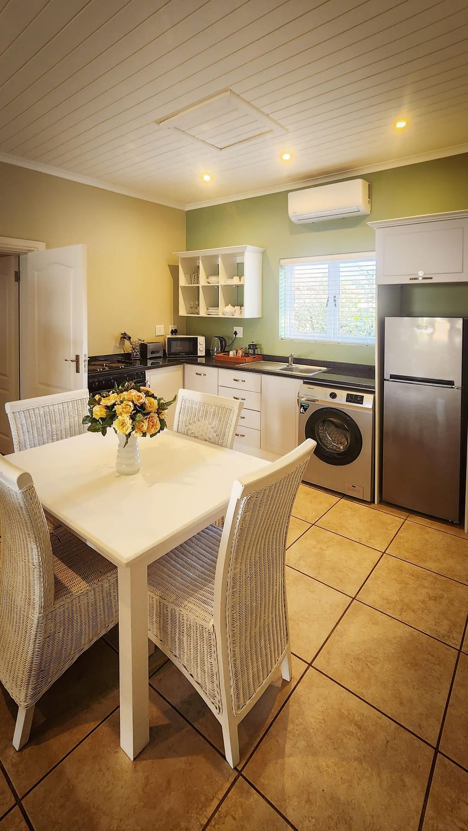 The Dunes Coastal Retreat  Pool & Beach Access (21516)